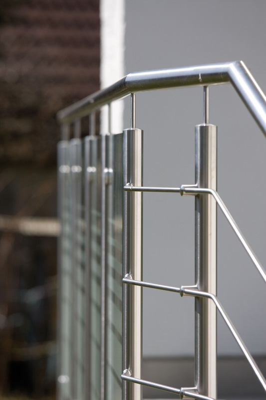 Edelstahl- Treppengeländer von Weizel Metalltechnik Edelstahl- Treppengeländer für Innen- und Außenbereiche von Weizel Metalltechnik