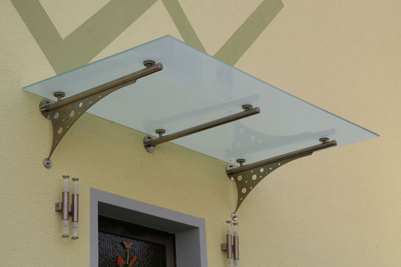 Vordach aus Edelstahl von Weizel Metalltechnik Edelstahl- Vordach von Weizel Metalltechnik
